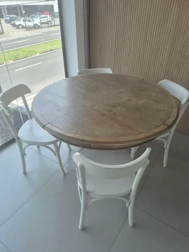 Conjunto Mesa e 4 cadeiras