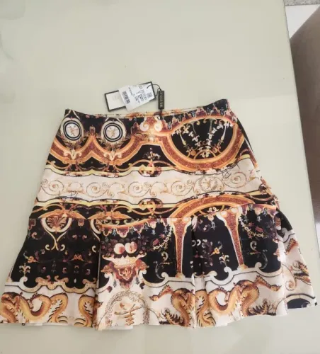 Saia Lança Perfume estampada - nunca usada