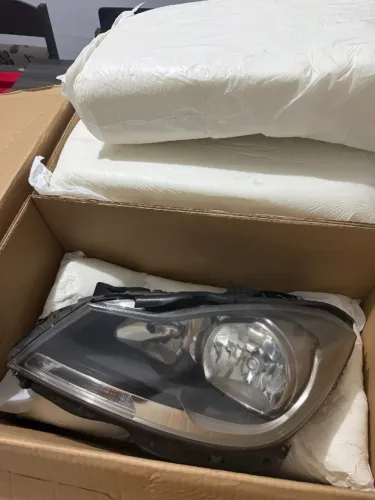 Par De Farol Mercedes C180 2012 Perfeito Estdo (Usado)