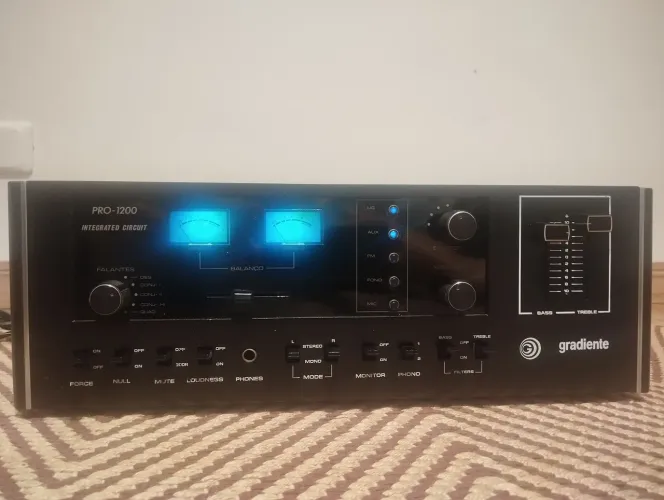 AMPLIFICADOR GRADIENTE PRO 1200 , ANO 1972. SEM IGUAL .