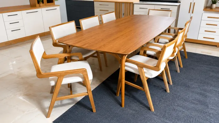 MESA DE JANTAR 100% MADEIRA COM 8 CADEIRAS POLTRONAS - LARGURA 2,50