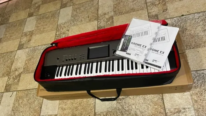 KORG KROME EX61