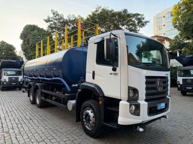 Volkswagen 26.260 6x4 pipa 20.000 L