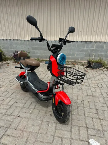 Scooter Elétrica Explorer vermelha 1000w