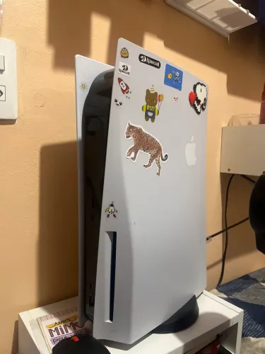 Vende-se PS5 fat com caixa e acessórios