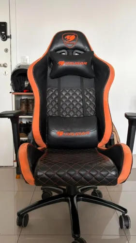 Cadeira Gamer Cougar Armor Pro Preta e Laranja
