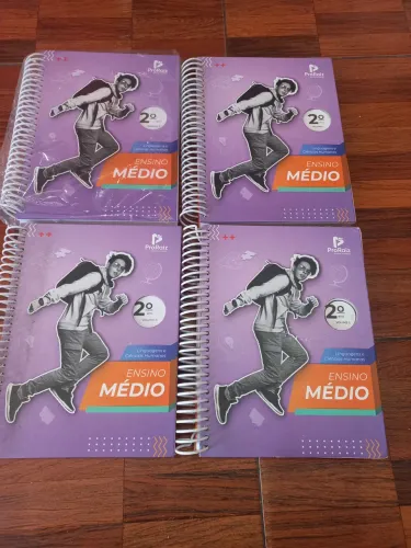 Vendo essa coletânea de livro