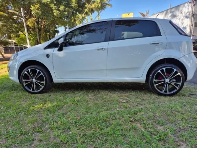 Fiat Punto Attractive 1.4 Fire Flex 8V 5P 2015