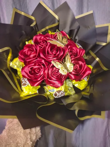 Buquês de rosas eternas personalizados