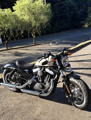 HARLEY-DAVIDSON SPORTSTER FORTY-EIGHT