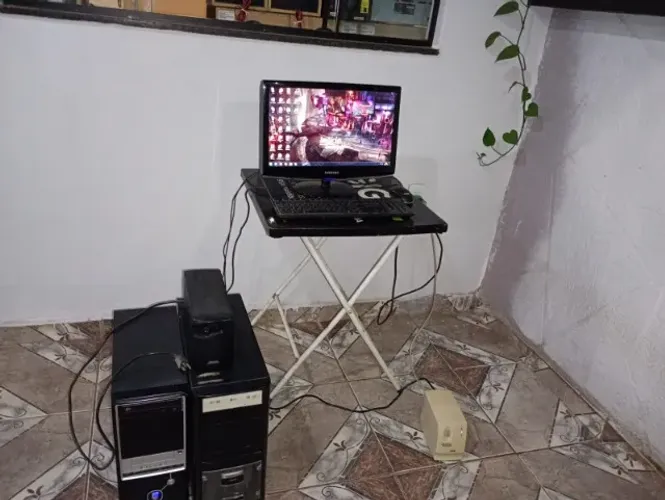 2 CPU precisa de manutenção - 1 Monitor TV 20 Polegadas esta perfeito e estabilizador e 1