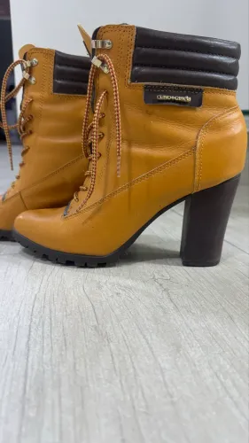Bota Cravo e Canela 38