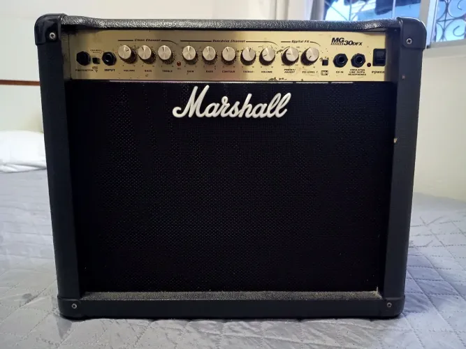 Amplificador Marshall MG30 DFX 