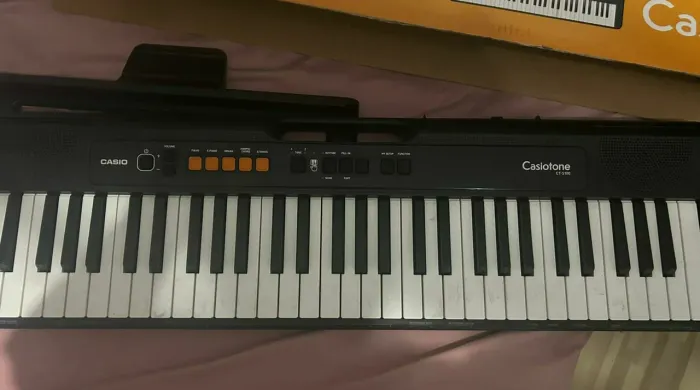 Teclado Casio CT-S100 seminovo