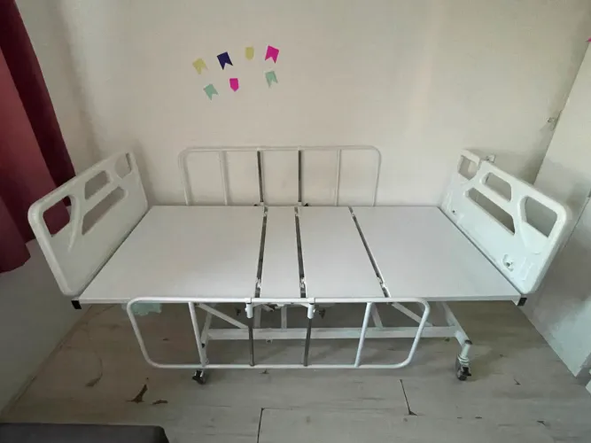 Cama hospitalar elétrica
