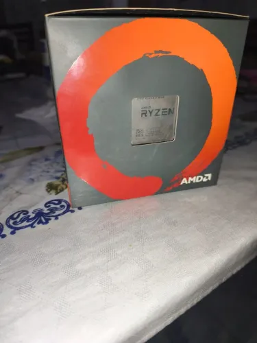 Ryzen 5 1600af + cooler usado.