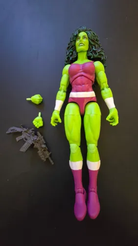 MARVEL LEGENDS - Vingadores - She-Hulk Retro