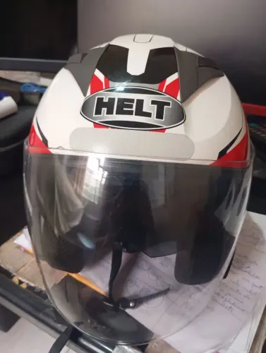 Vendo capacete health semi aberto com óculos escuros embutido