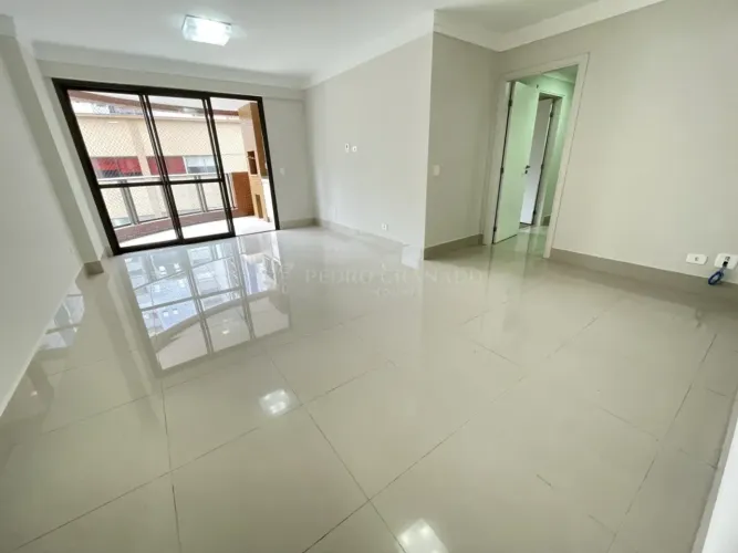 Apartamento com 03 Dormitórios - Novo Centro