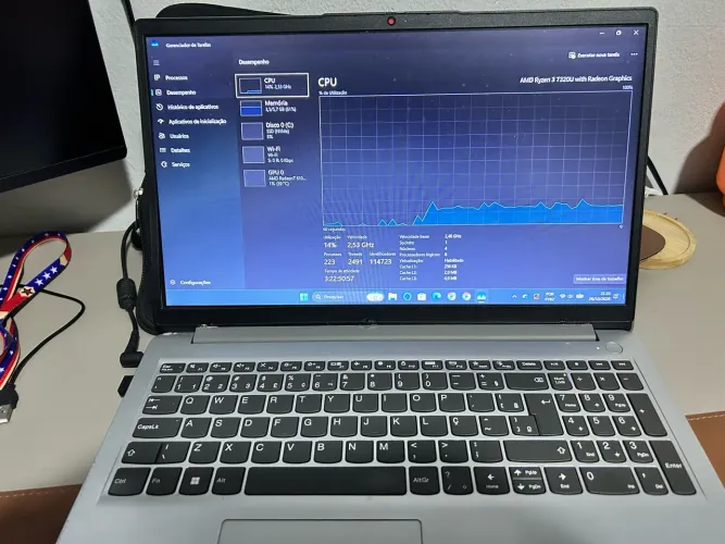 Notebook Lenovo Ryzen 3 7320U | 8GB RAM | SSD | Windows 11