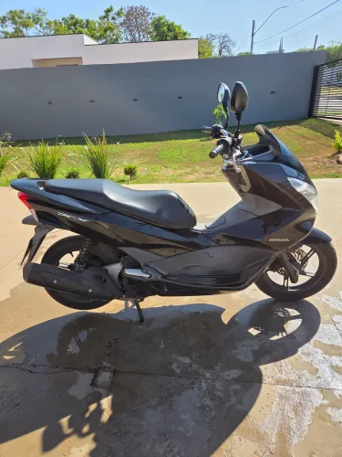 Honda PCX 150 2015/2016 | Único Dono | 15.765 km | Revisões Honda