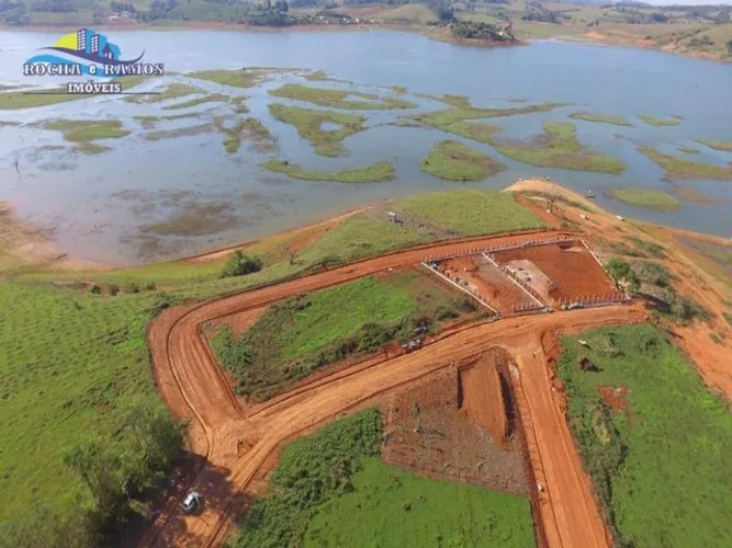 Chácara A Venda Represa de Furnas Areado MG