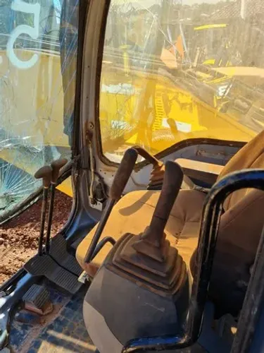 Sucata Escavadeira Hidráulica New Holland e215b