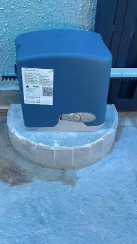 Motor de portão, cerca elétrica, câmeras de segurança