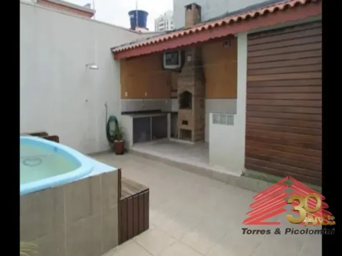 Casa térrea a venda na Mooca com churrasqueira e piscina 03 dormitórios e 01 suíte 1 vaga