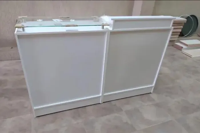 BALCÃO CAIXA + BALCÃO SIMPLES COM TAMPO DE VIDRO NOVO