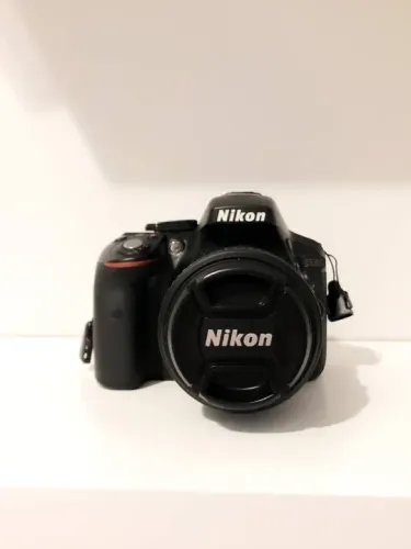 Nikon D5300 24.2mp - Wifi - Lente Af-p 18-55mm NOVA