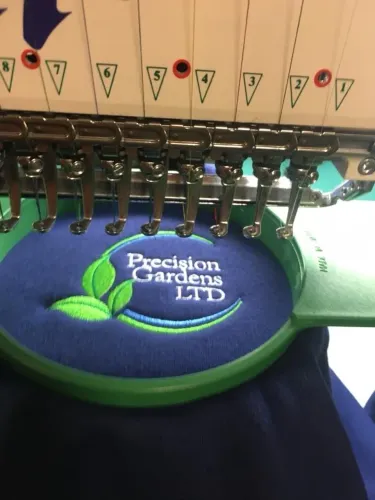 Camiseta Bordada Personalizada