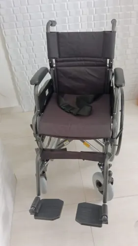 Cadeira de rodas NOVA