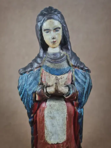 Escultura Antiga de Nossa Senhora