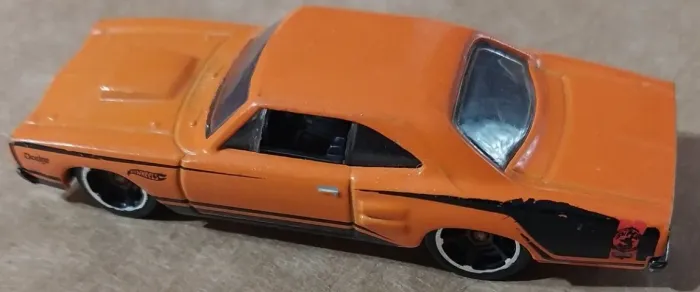 Miniatura de veículo hot wheels dodge l9920 - cód mv032