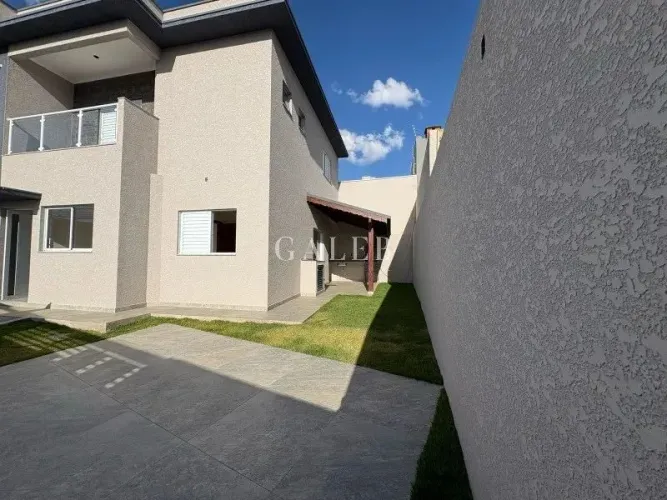 Casa à venda em Atibaia-SP, bairro Nova Atibaia: 3 quartos, 2 suítes, 2 salas, 3 banheiros