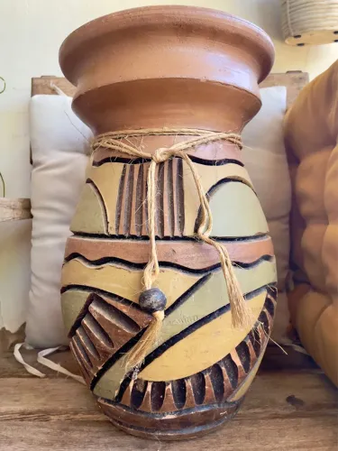 Vaso Decorativo com Detalhes Étnicos