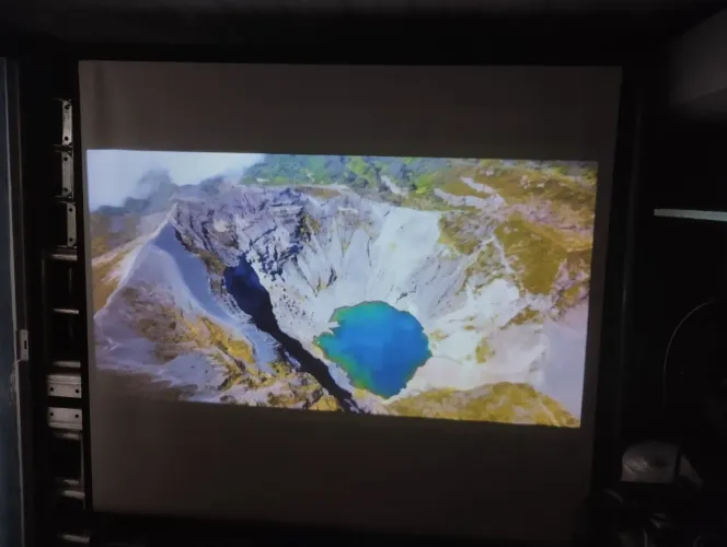 Projetor Betec 3800 lúmens 