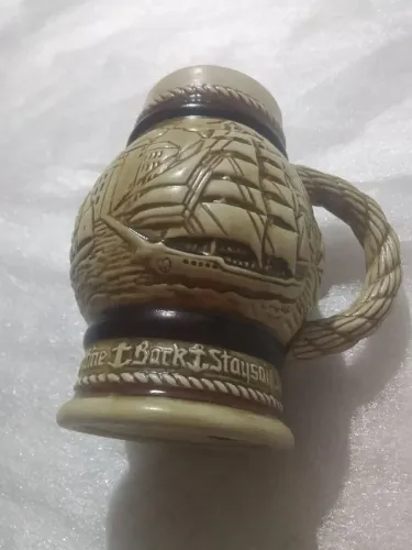Caneca ? Mini chopp alto relevo 