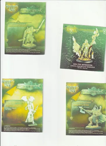 varias figuras warhammer em plastico e metal para colecionadores 