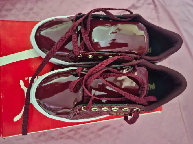 Tênis Puma Verniz marsala
