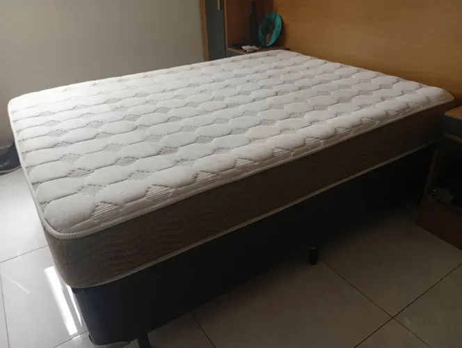 Cama box + colchão 