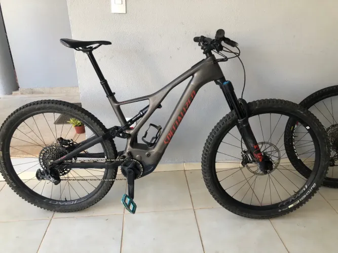 Specialized Turbo Levo Expert motor zero km (assistida elétrica)