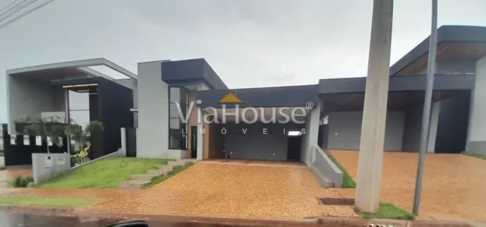 Condomínio Quinta dos Ventos - Casa de Alto Padrão com 3 Suítes, 350m², Piscina e Academia