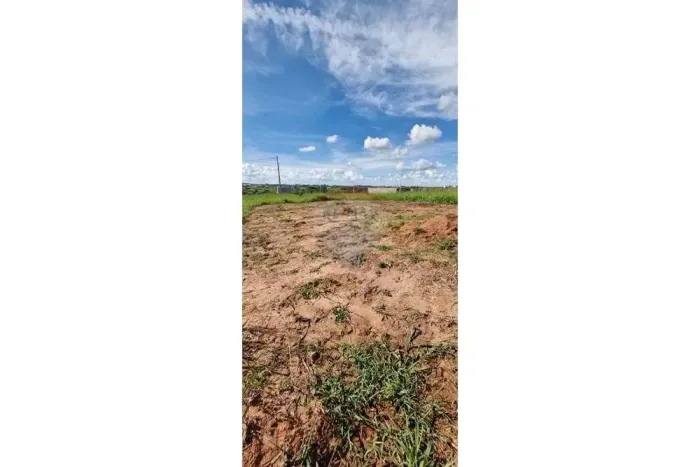 Terreno plano no parque Resedas 166.6m² - R$ 70.000,00