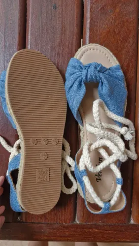 Sapato Anabela com amarração