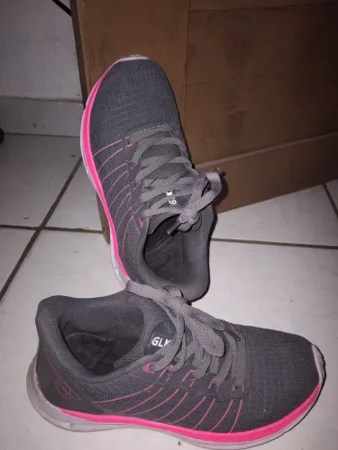 Glk tênis número 35 usado 3 vezes