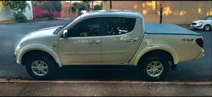 Mitsubishi L200 Triton HPE 3.2 CD TB Int.diesel AUT 2014