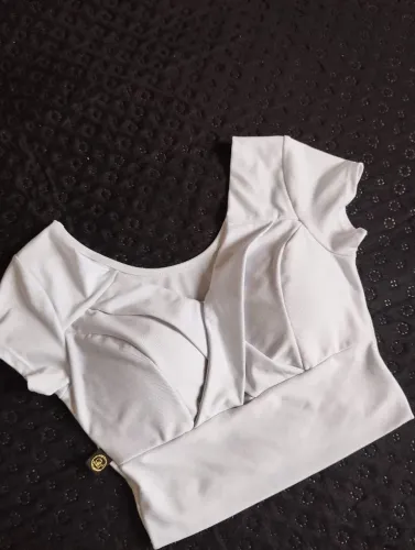 Croppet branco com bojo