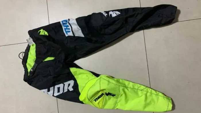 Kit motocross infantil- Trilha Calça Thor + luva Alpinestars+ cotoveleira Fox + Oculos